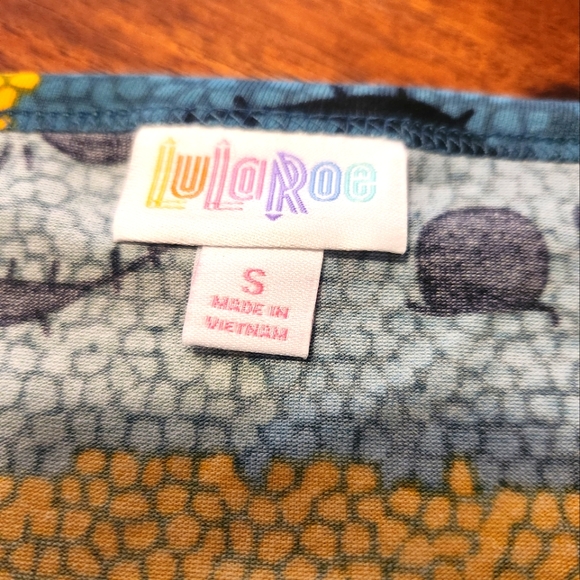 Women's LuLaRoe Disney Nightmare Before Christmas Shirt Size Small - Picture 5 of 7